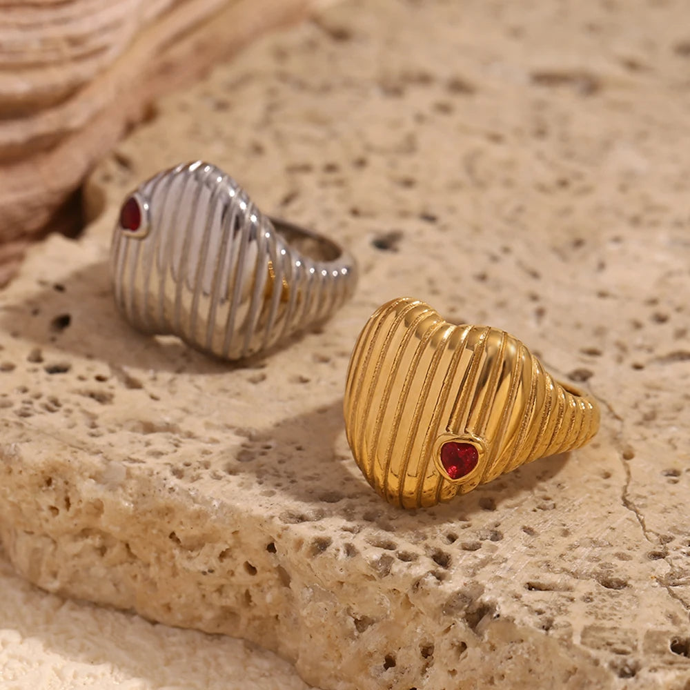 Verticle Pattern Love RIng