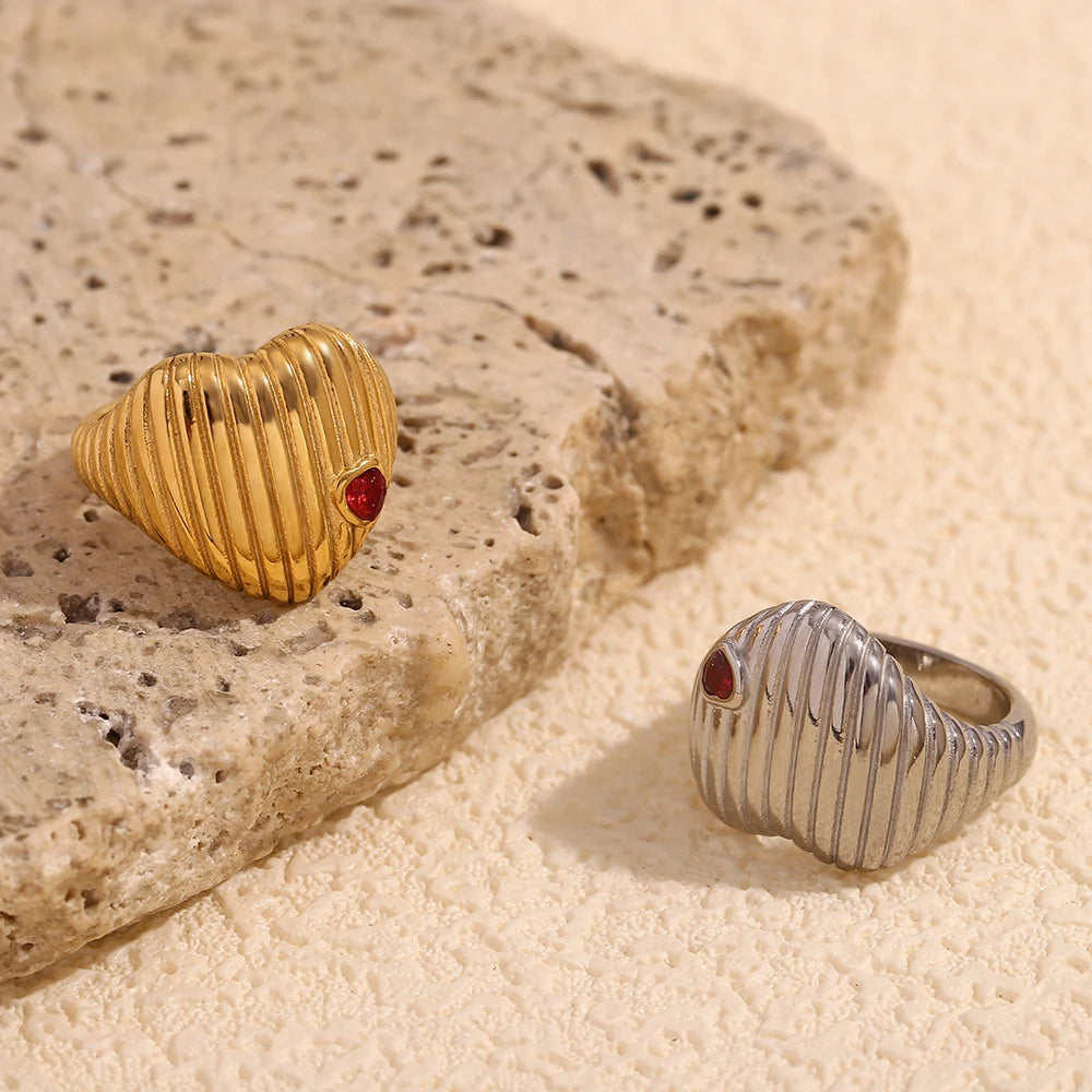 Verticle Pattern Love RIng