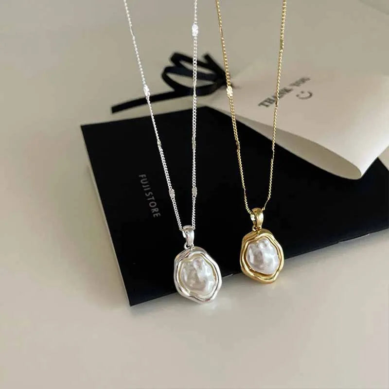 Inlaid Pearl Necklace