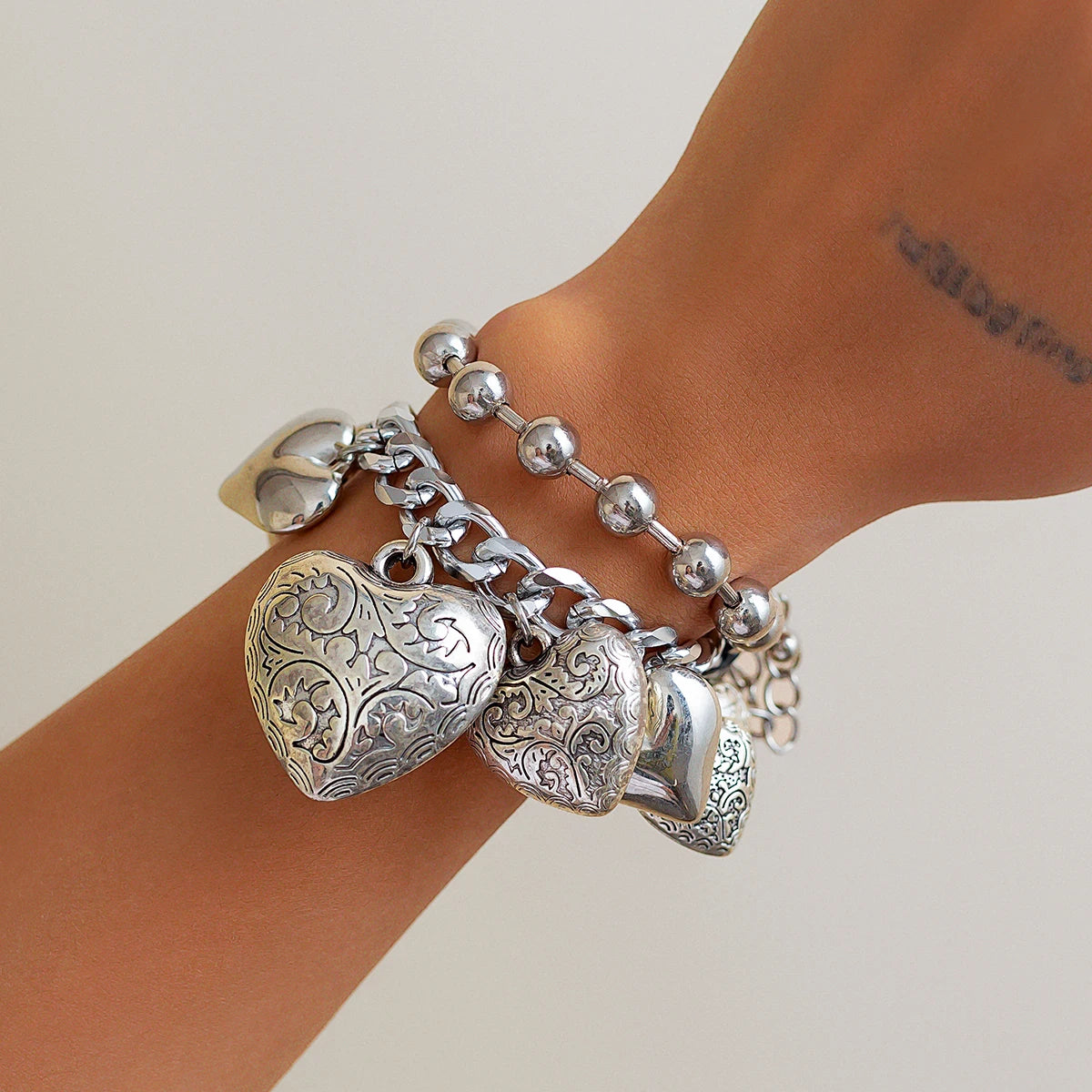 2 PCS Exaggerated Heart Necklace & Bracelet Set