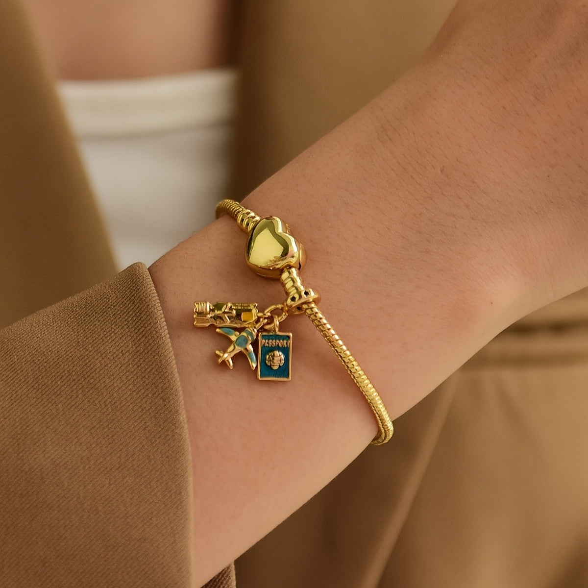 18k Vintage Camera Charm Bracelet