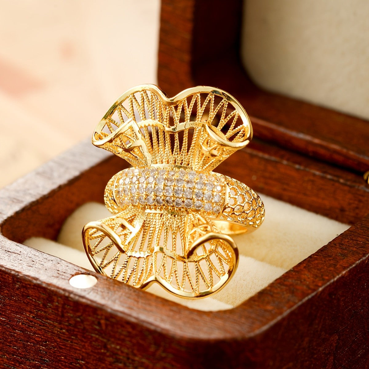 18k Vintage Bow Pave Ring