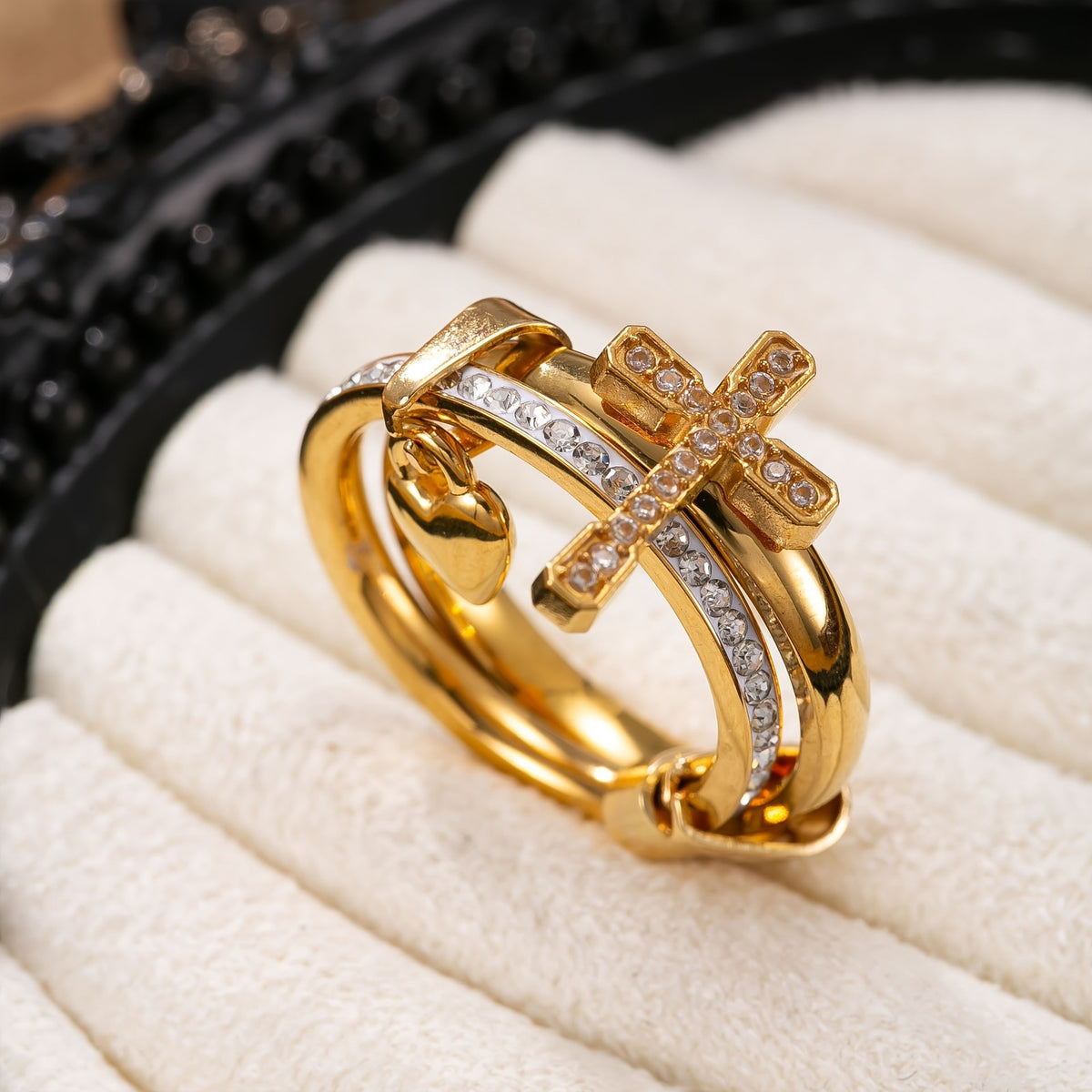 18k Vintage Cross Stone Ring