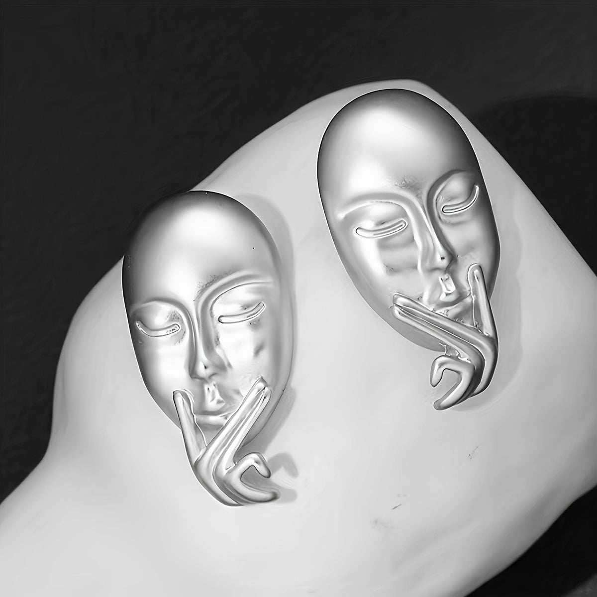 14k Vintage Face Drop Earrings