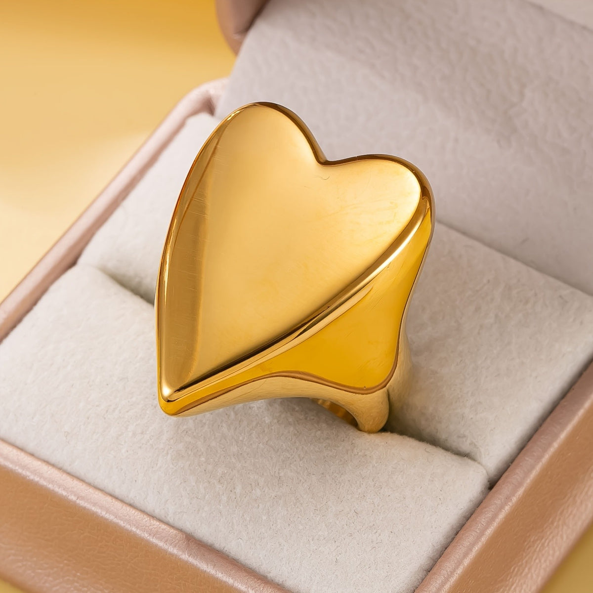 18k Large Heart Ring