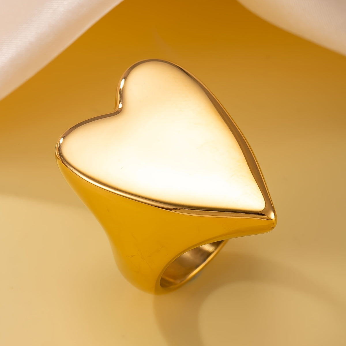 18k Large Heart Ring