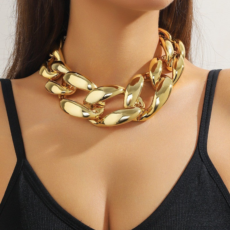 Geometric Hollow Link Chain Necklace