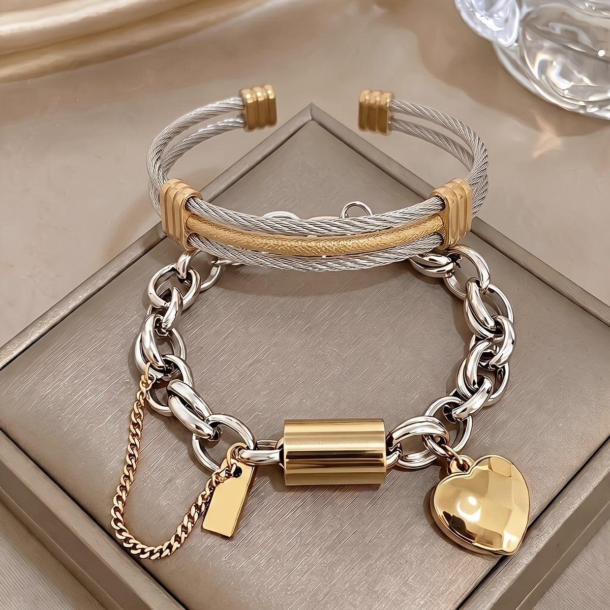 18k Two-Tone Chain Heart Charm Bracelet