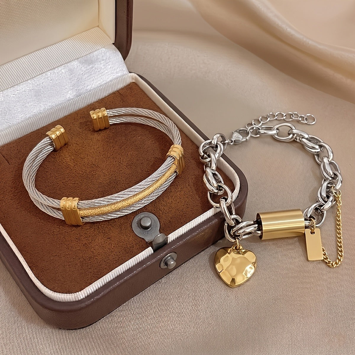18k Two-Tone Chain Heart Charm Bracelet