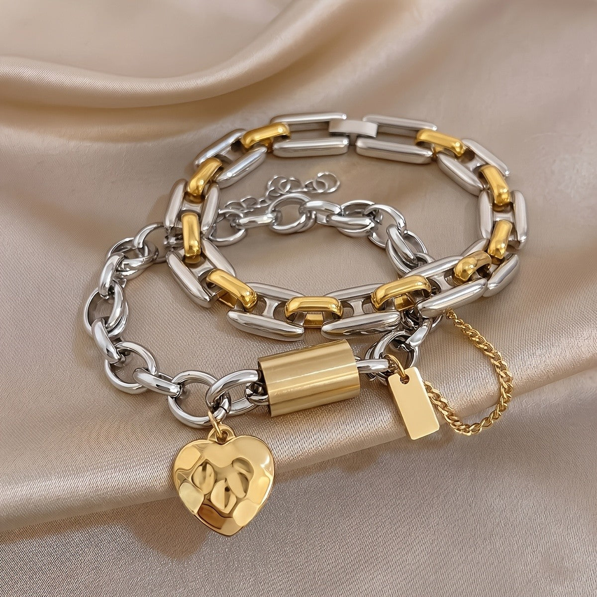 18k Dual-Tone Chain Heart Bracelet