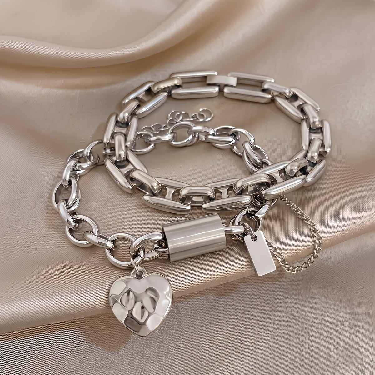 18k Dual-Tone Chain Heart Bracelet