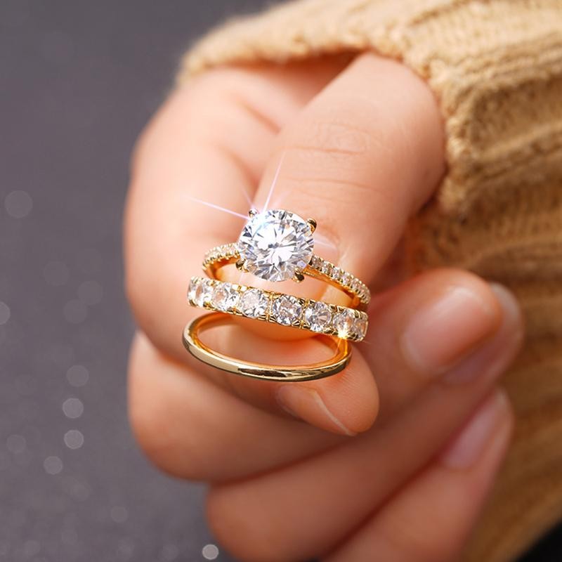 18k Oval Halo Stackable Ring Set