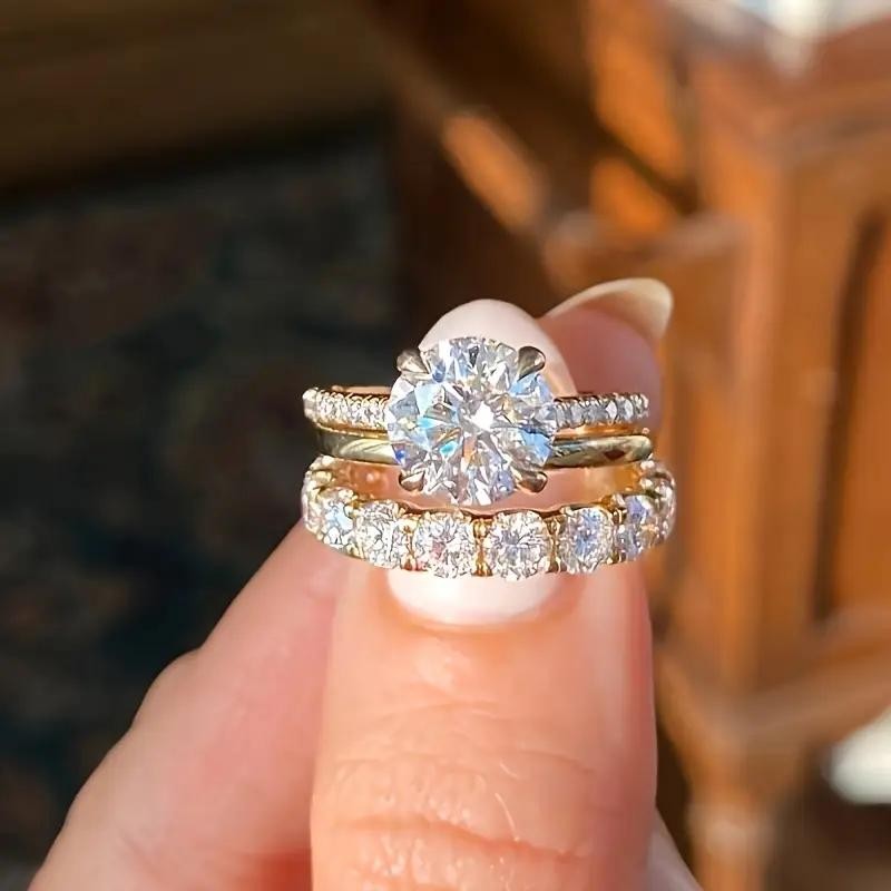 18k Oval Halo Stackable Ring Set