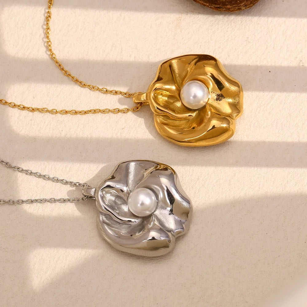 Pearl Flower Necklace
