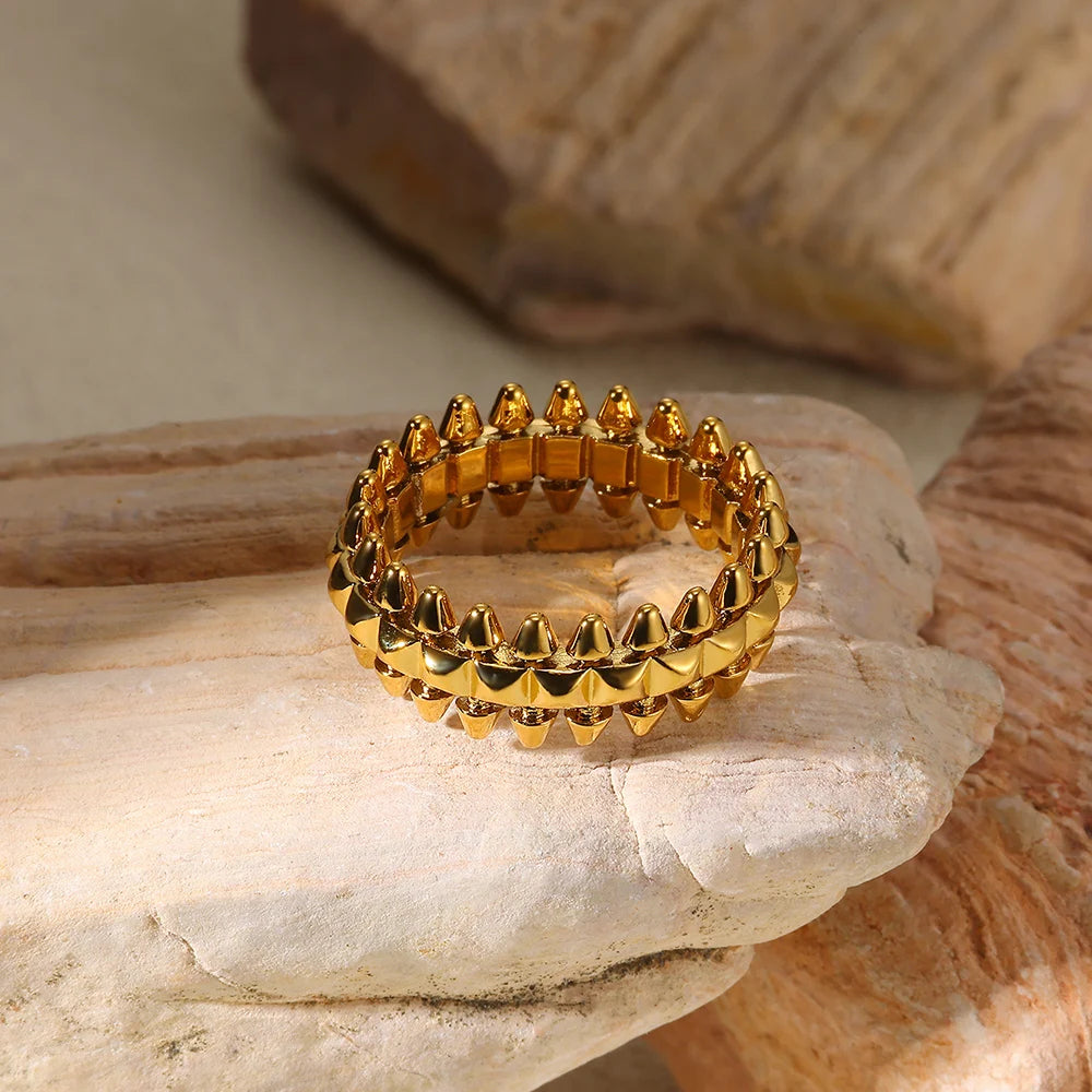 Geometric Rivet Ring