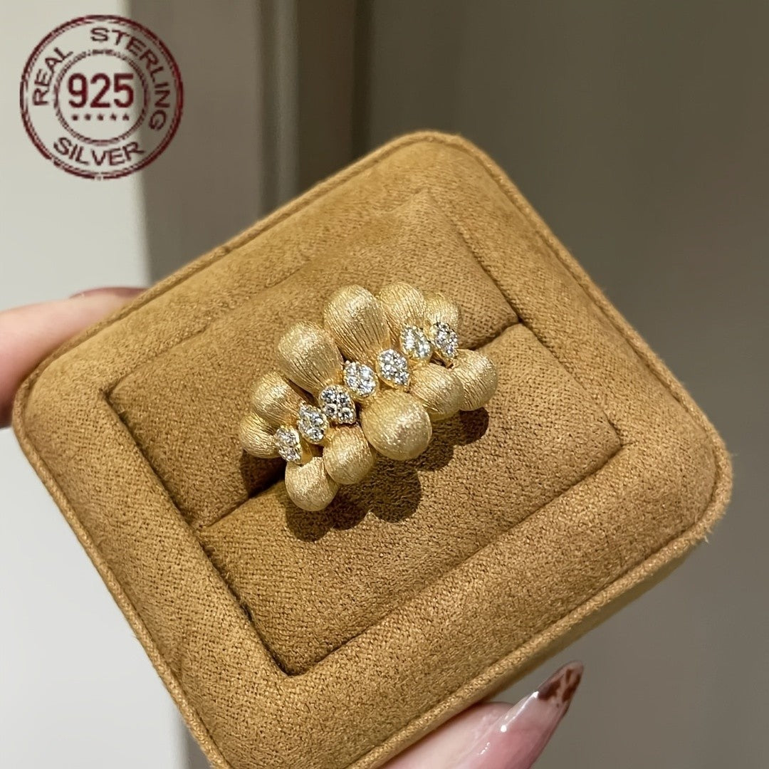 18k Textured Cluster Stone Ring