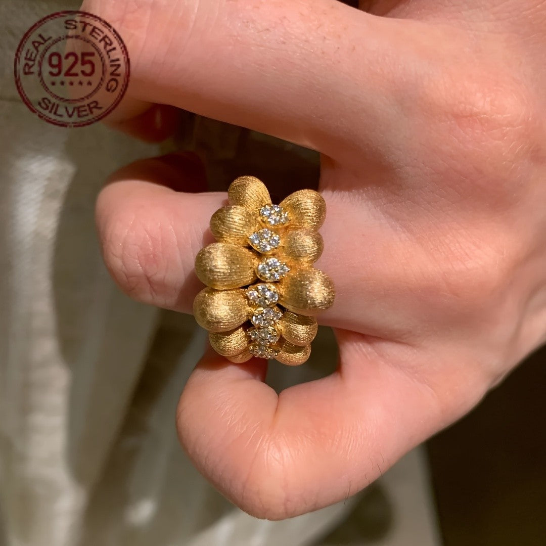 18k Textured Cluster Stone Ring