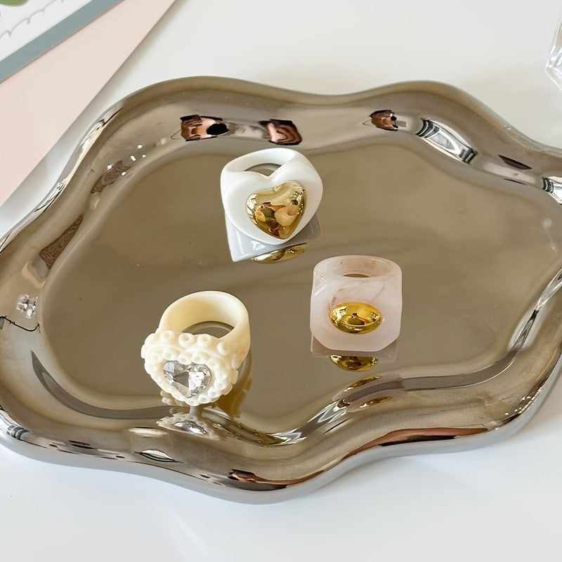 Resin Geometric Heart Ring Set