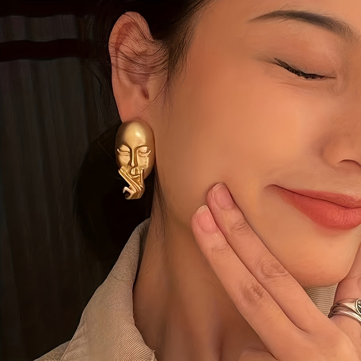 14k Vintage Face Drop Earrings