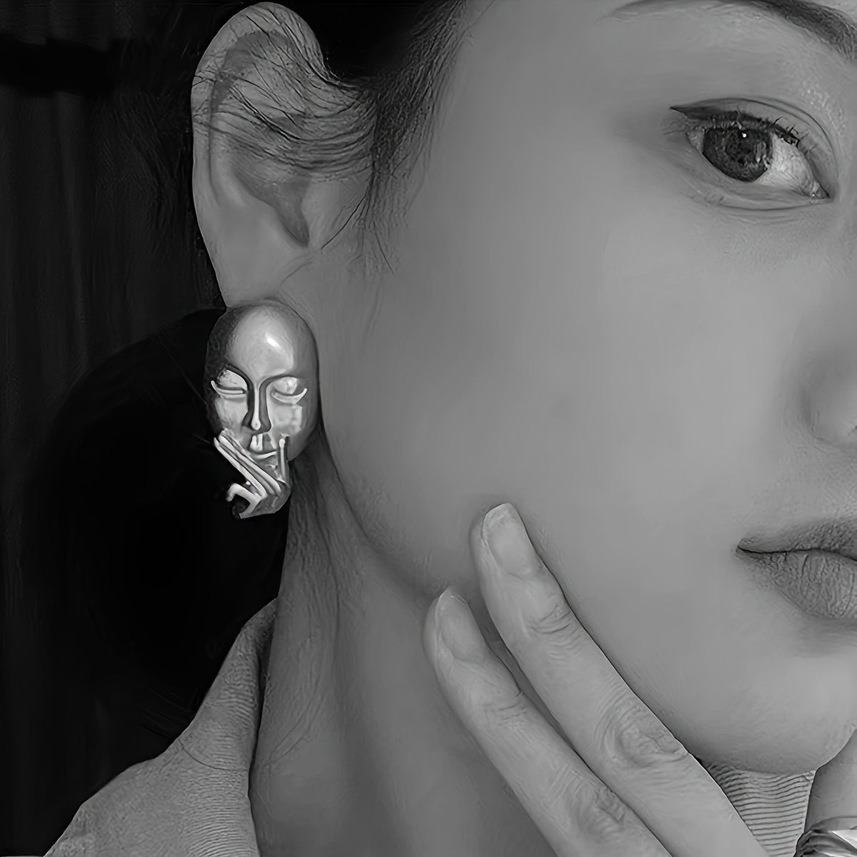 14k Vintage Face Drop Earrings