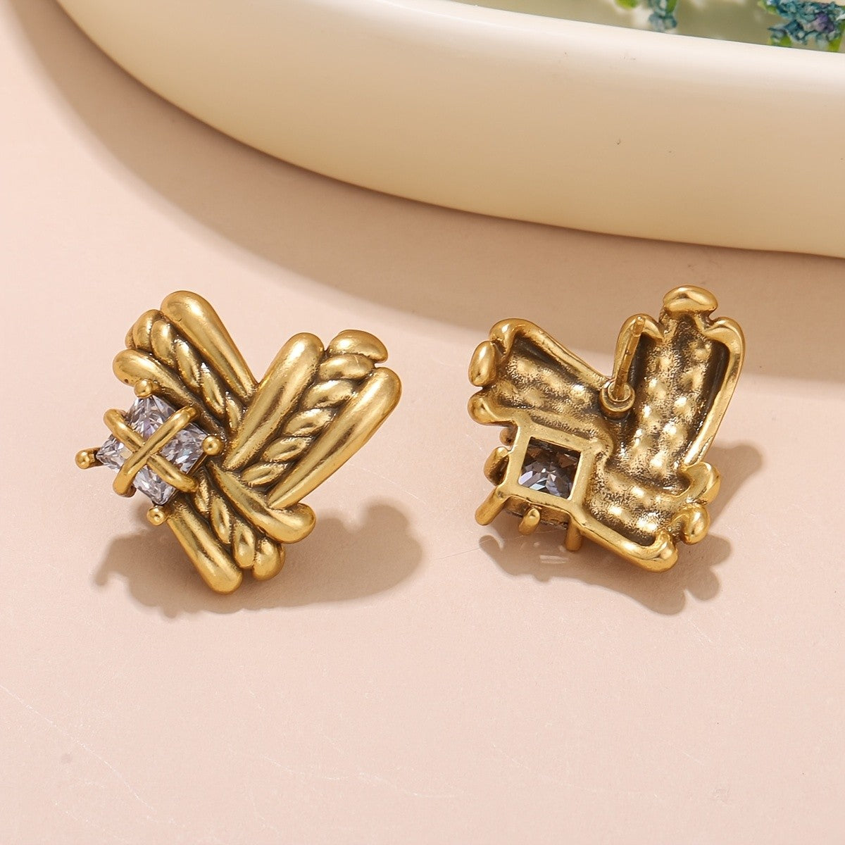 Vintage 18k Twisted Stone Earrings