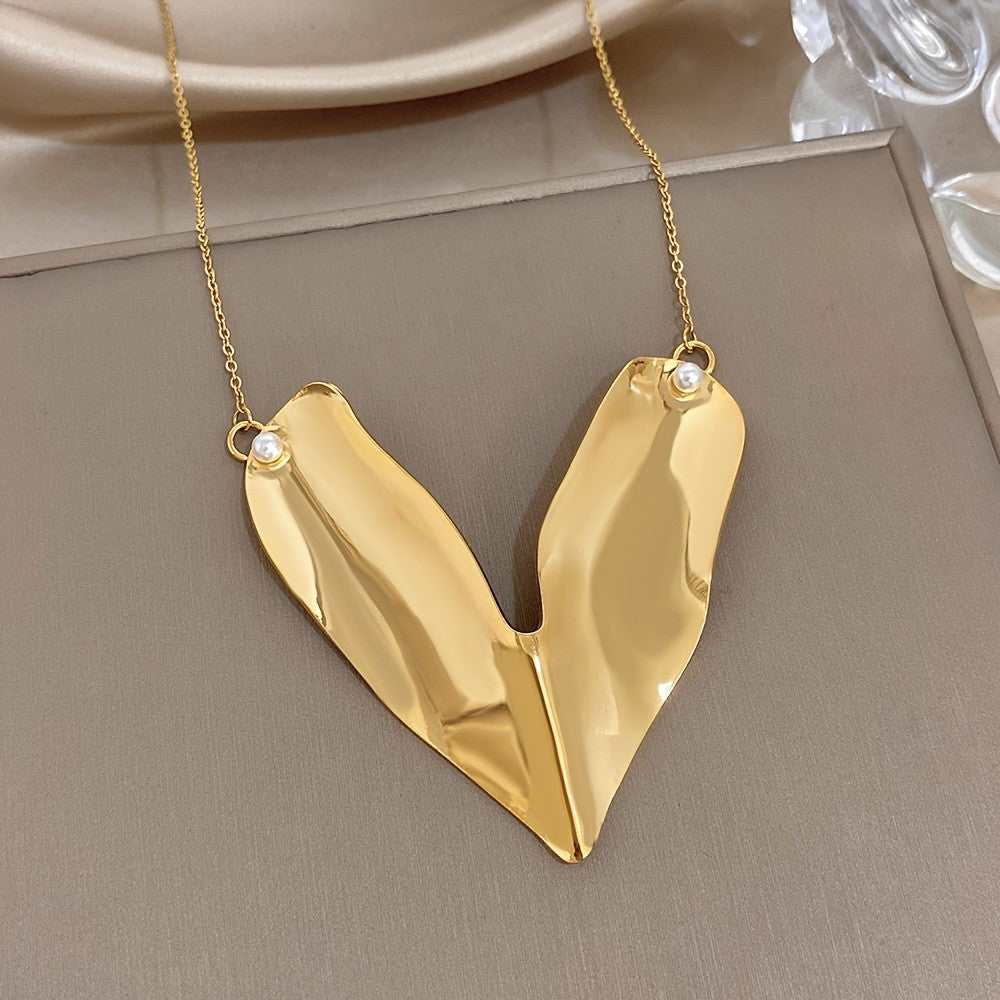 18k Geometric Heart Pendant Necklace