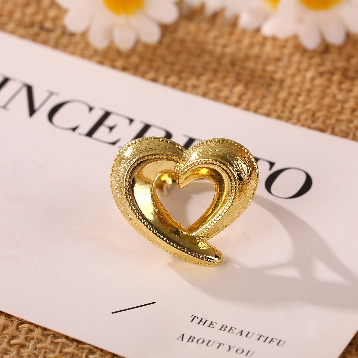 18k Vintage Hollow Heart Ring