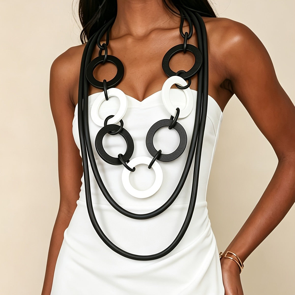 Geometric Black and White Circle Necklace