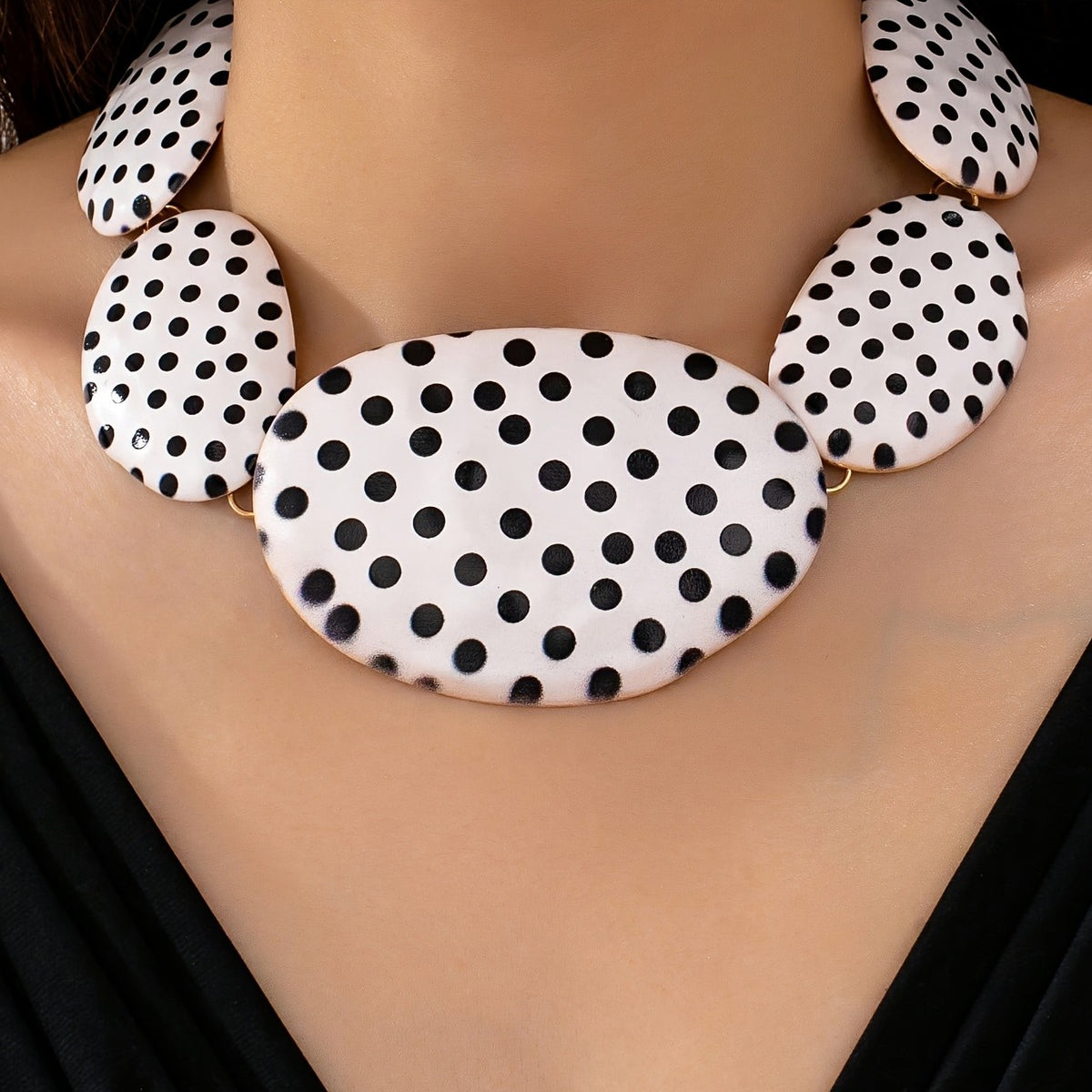 Chunky Polka Dot Oval Collar Necklace