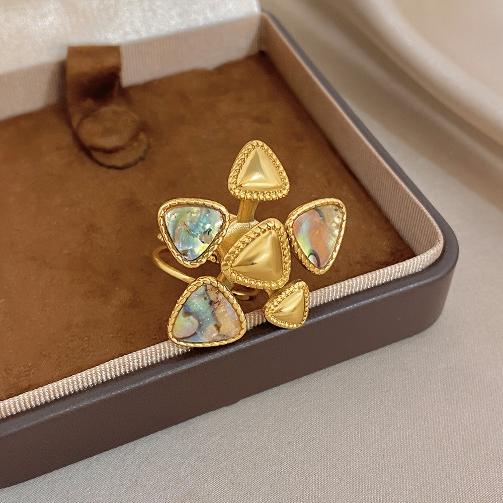 18k Geometric Triangle Cluster Ring