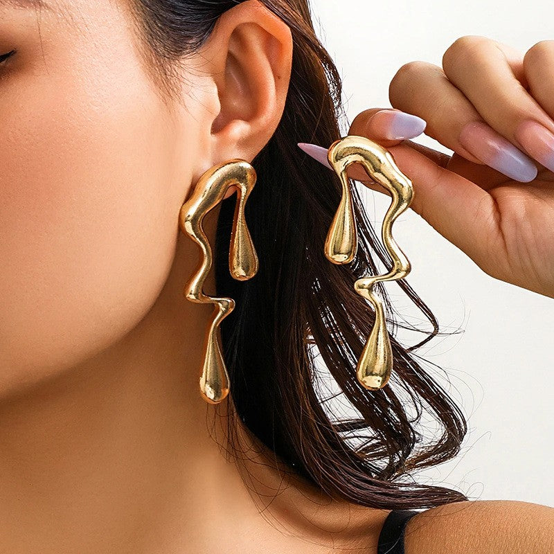 Asymmetric Wavy Drop Earrings