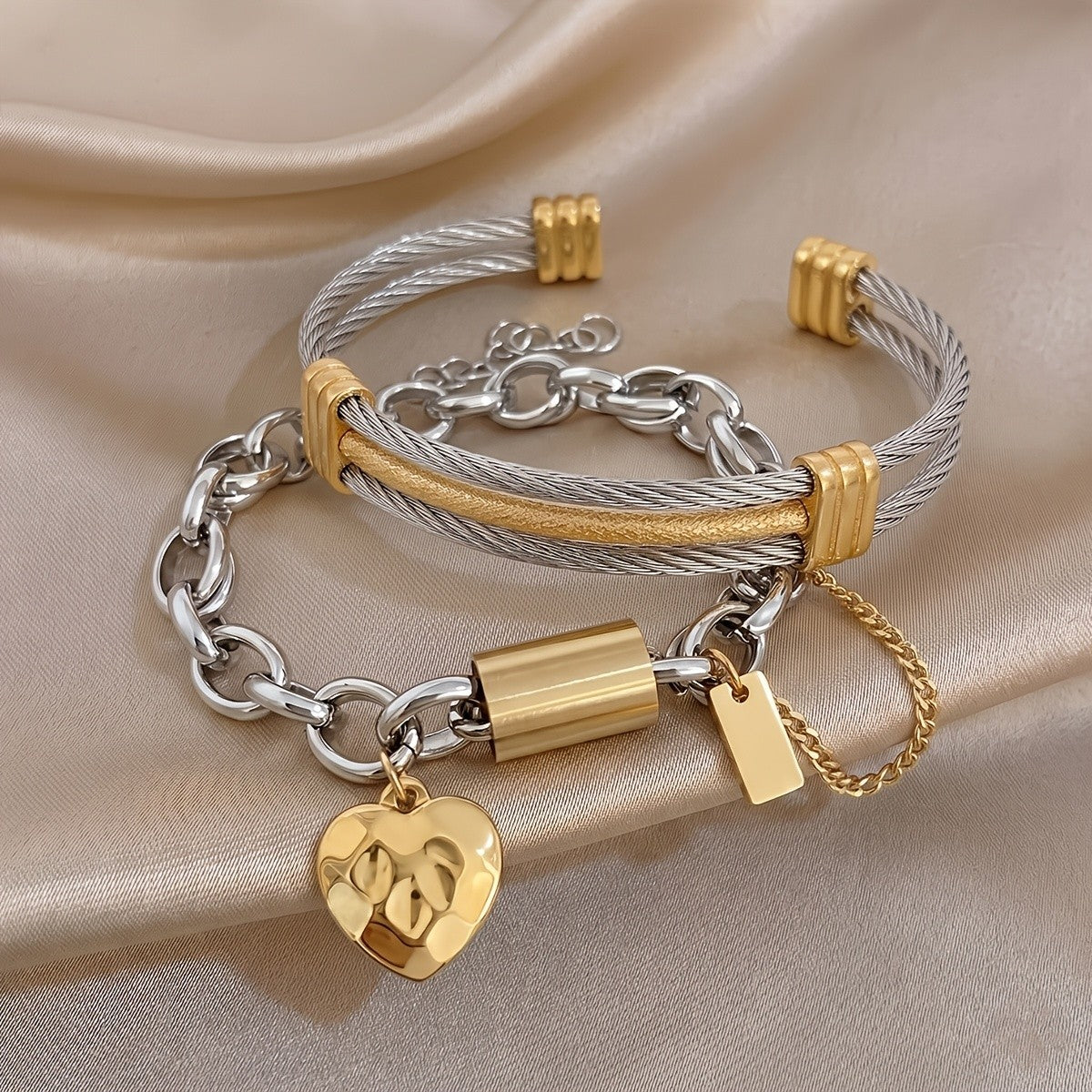 18k Two-Tone Chain Heart Charm Bracelet
