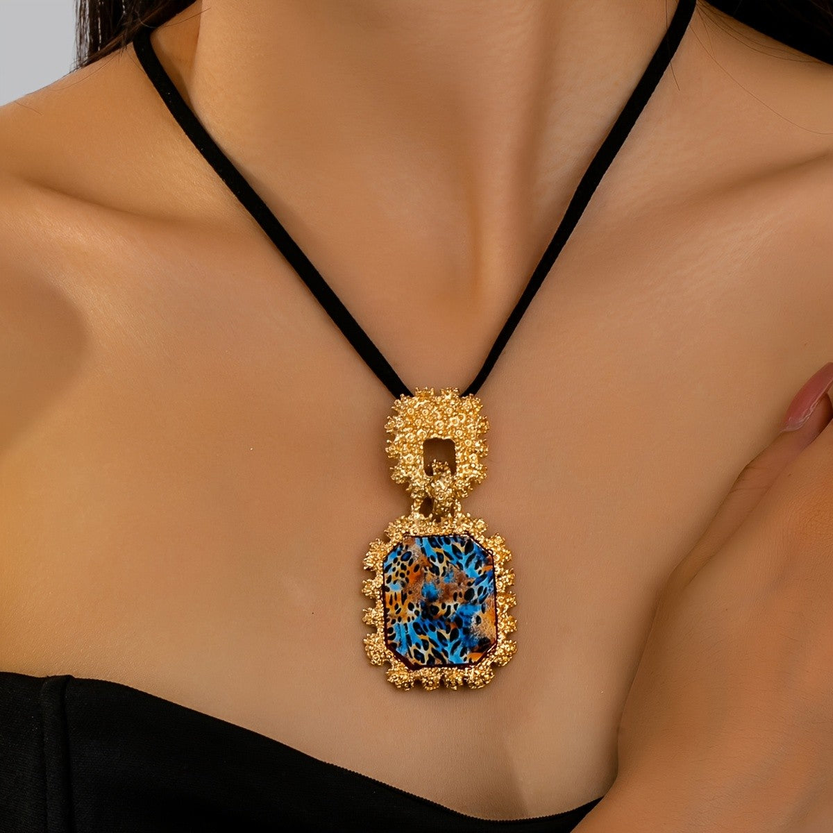 Vintage Leopard Print Pendant Necklace