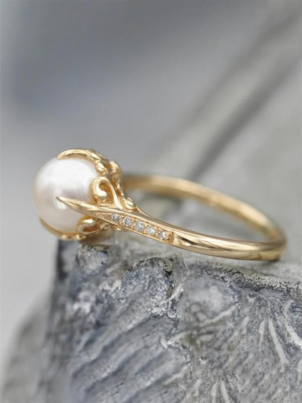 Asymmetric Pearl Leaf Ring