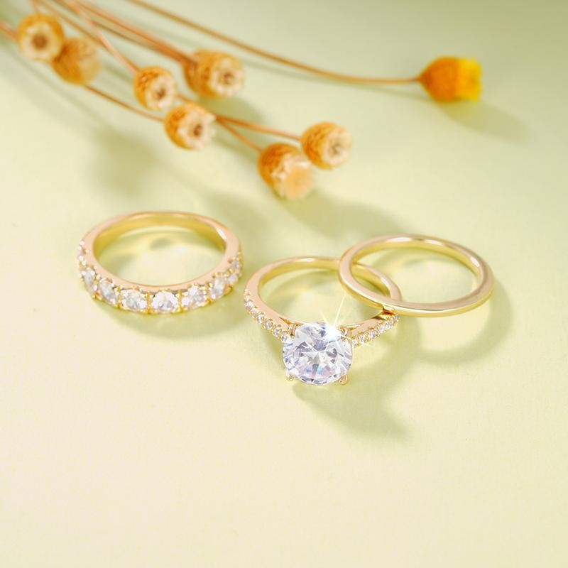 18k Oval Halo Stackable Ring Set