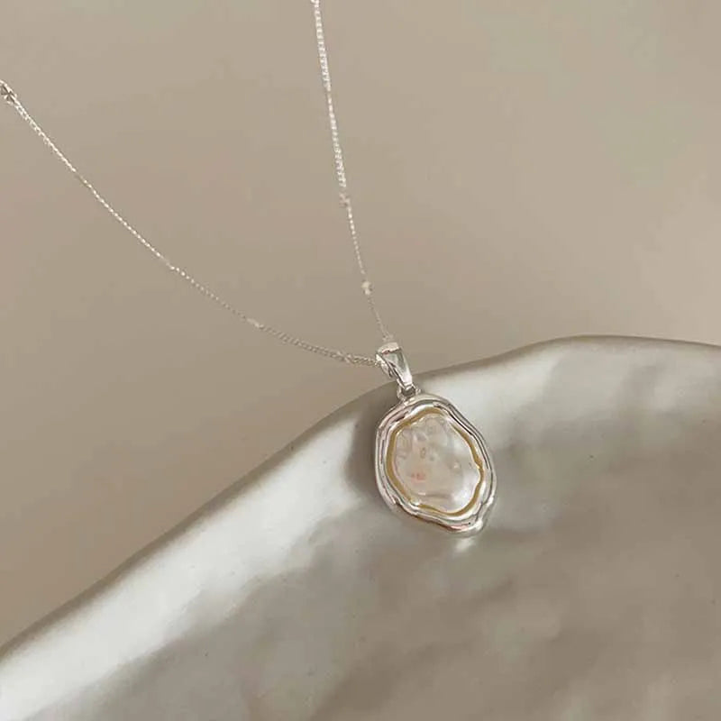 Inlaid Pearl Necklace